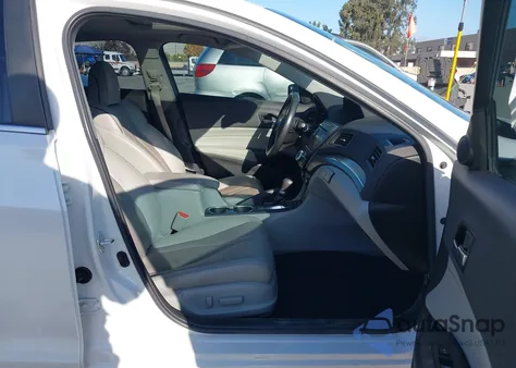 2021 Acura Ilx Premium Package/Technology Package from USA, damaged, VIN 19UDE2F73MA009313